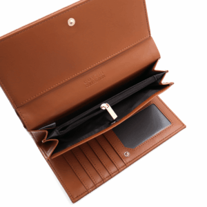 Дамско портмоне Coveri Collection (2) Дамско портмоне Coveri Collection в кафяв цвят с цип и релефна кожа