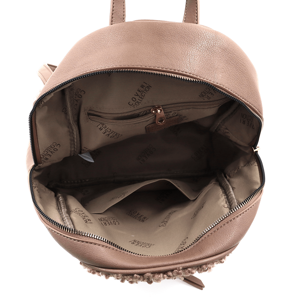 Елегантна дамска раница Coveri Collection с пухкав ефект – светло кафява 2 Елегантна дамска раница в светло кафяв – модерна ежедневна раница от еко кожа с функционален дизайн