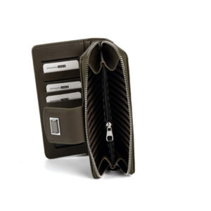 Дамско портмоне Silver & Polo SP928 в маслено зелено с монограм и метална емблема.