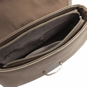 Светло кафява дамска чанта David Jones с метална катарама – стилна и удобна ежедневна чанта