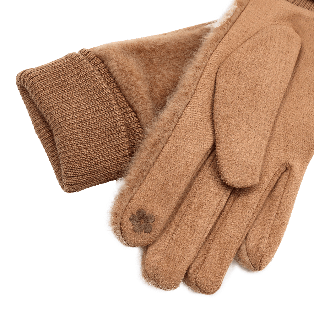 Зимни дамски ръкавици – светло кафяви, меки и удобни 1 Кафяви дамски зимни ръкавици от мек материал – топли и удобни за ежедневна употреба.