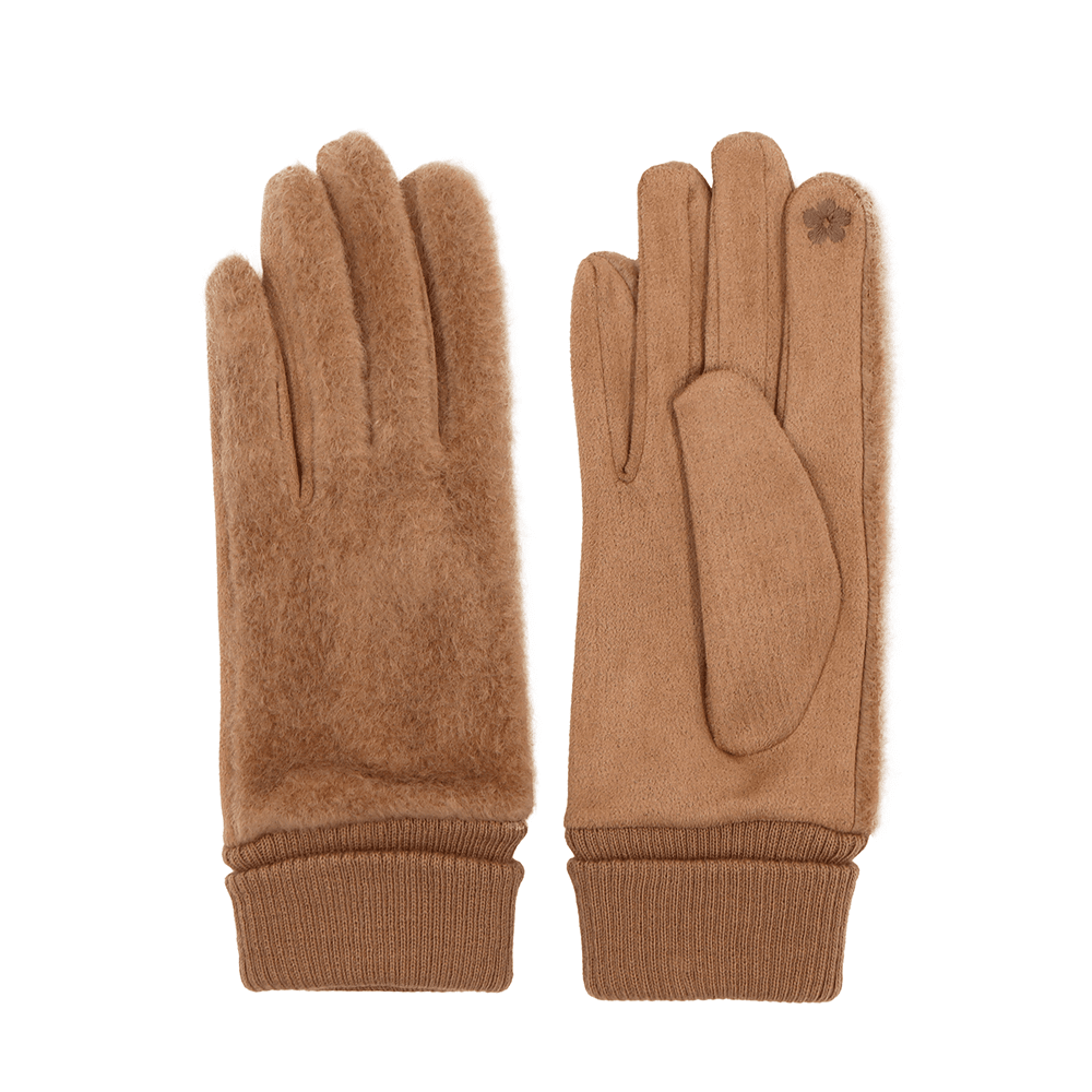 Зимни дамски ръкавици – светло кафяви, меки и удобни Кафяви дамски зимни ръкавици от мек материал – топли и удобни за ежедневна употреба.