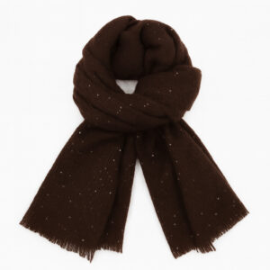 Мек тъмно кафяв зимен шал Мек тъмно кафяв дамски зимен шал – топъл плетен шал за студено време.