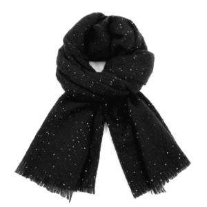 Мек черен дамски зимен шал – топъл плетен шал за студено време.