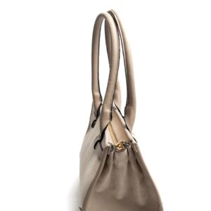 Кремава дамска чанта Silver & Polo с дръжки и златисти метални елементи