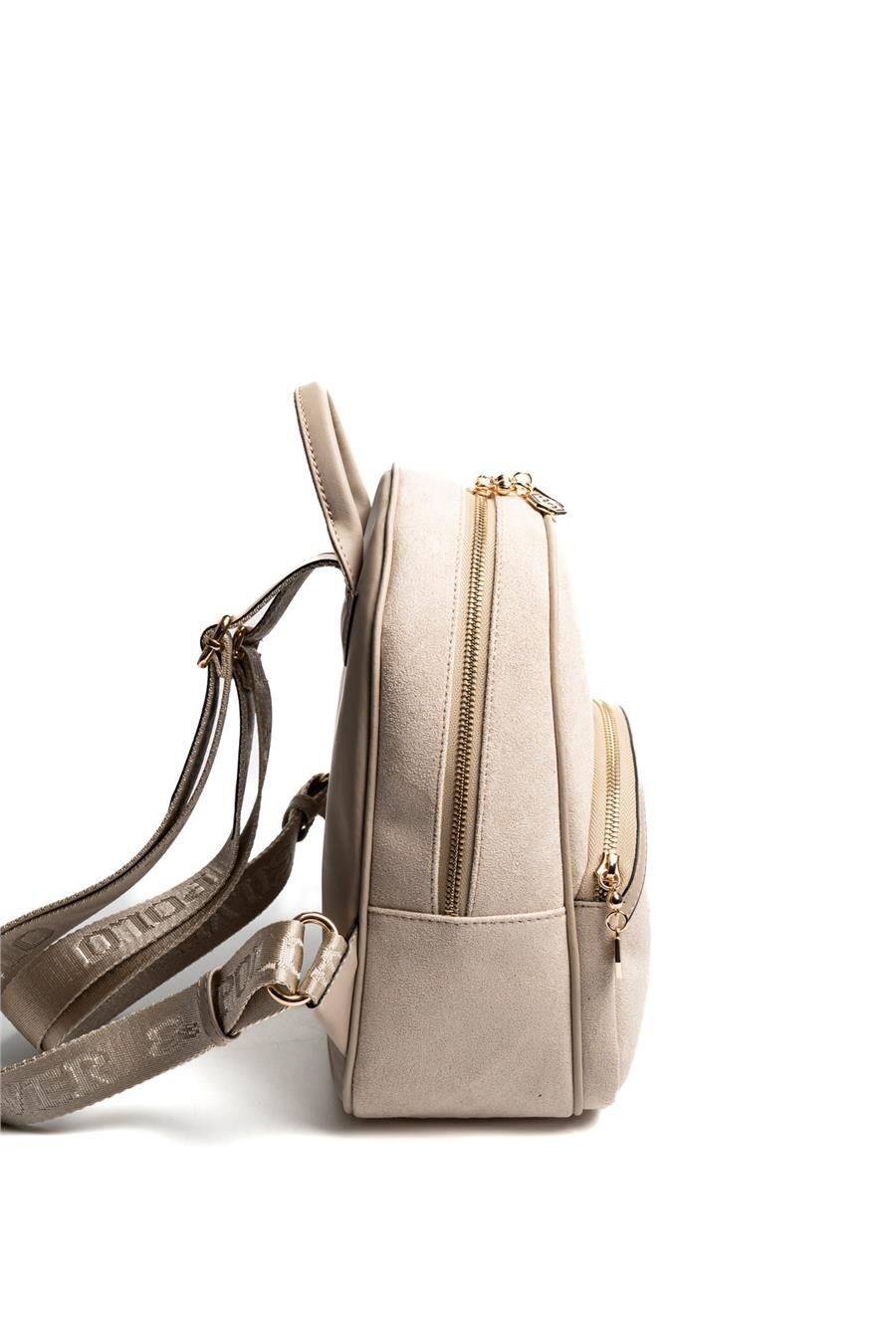 Silver & Polo SP945 Kadın Sırt Çantası Süet Bej-Kum 2 Черна дамска раница Silver & Polo SP945 – елегантна ежедневна раница с преден джоб и златисти детайли.