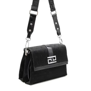 Черна кросбоди дамска чанта Silver & Polo SP1009 от еко кожа с регулираща се презрамка и метална закопчалка