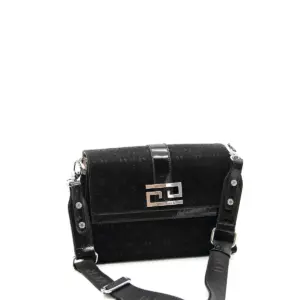 Черна кросбоди дамска чанта Silver & Polo SP1009 от еко кожа с регулираща се презрамка и метална закопчалка