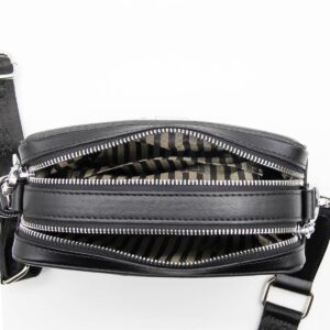 Черна дамска чанта Silver & Polo с регулируема презрамка и предно лого – елегантна ежедневна чанта.