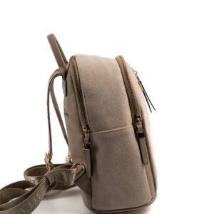 Silver&Polo BEJ-MAT KUM 2 Дамска раница Silver & Polo от бежов велур и еко кожа със златисти ципове – стилна ежедневна раница.