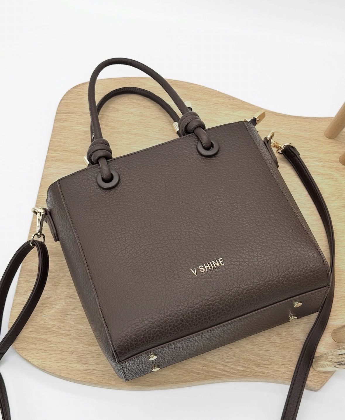 Дамска чанта Vshine 3098 – черна елегантна чанта с къси дръжки и дълга презрамка Дамска чанта Vshine 3098 черна – елегантна чанта с къси дръжки и дълга презрамка