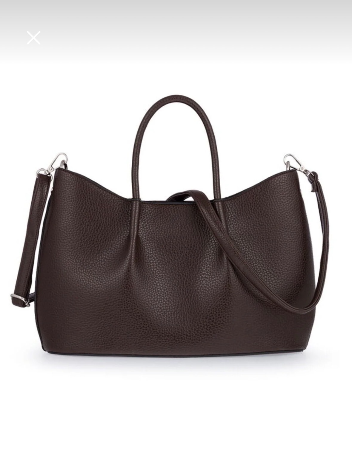 Тъмно-кафява дамска чанта от еко кожа с презрамка Тъмно-кафява дамска чанта от еко кожа с къси дръжки и регулируема презрамка