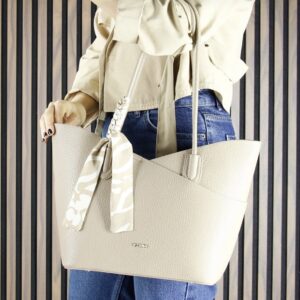 Дамска кожена чанта тип tote в цвят визон от естествена кожа с къси дръжки