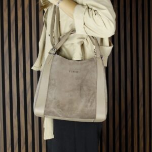 Дамска чанта от естествена кожа – цвят визон, елегантен модел през рамо Дамска чанта от естествена кожа цвят визон, модел за носене през рамо с дълга презрамка