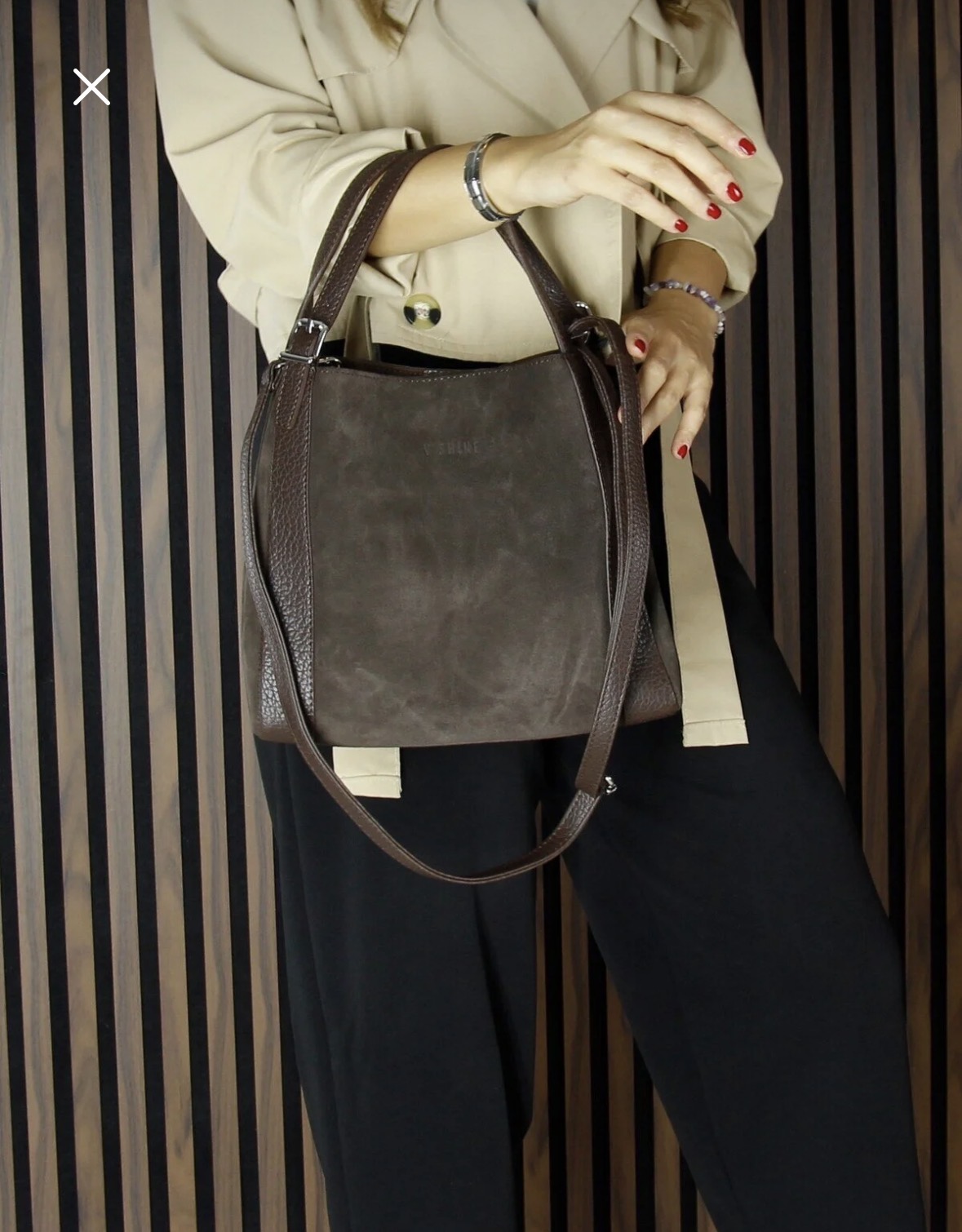 Дамска чанта от естествена кожа – тъмнокафява, елегантен модел през рамо Дамска чанта от естествена кожа тъмнокафява, модел за носене през рамо с дълга презрамка