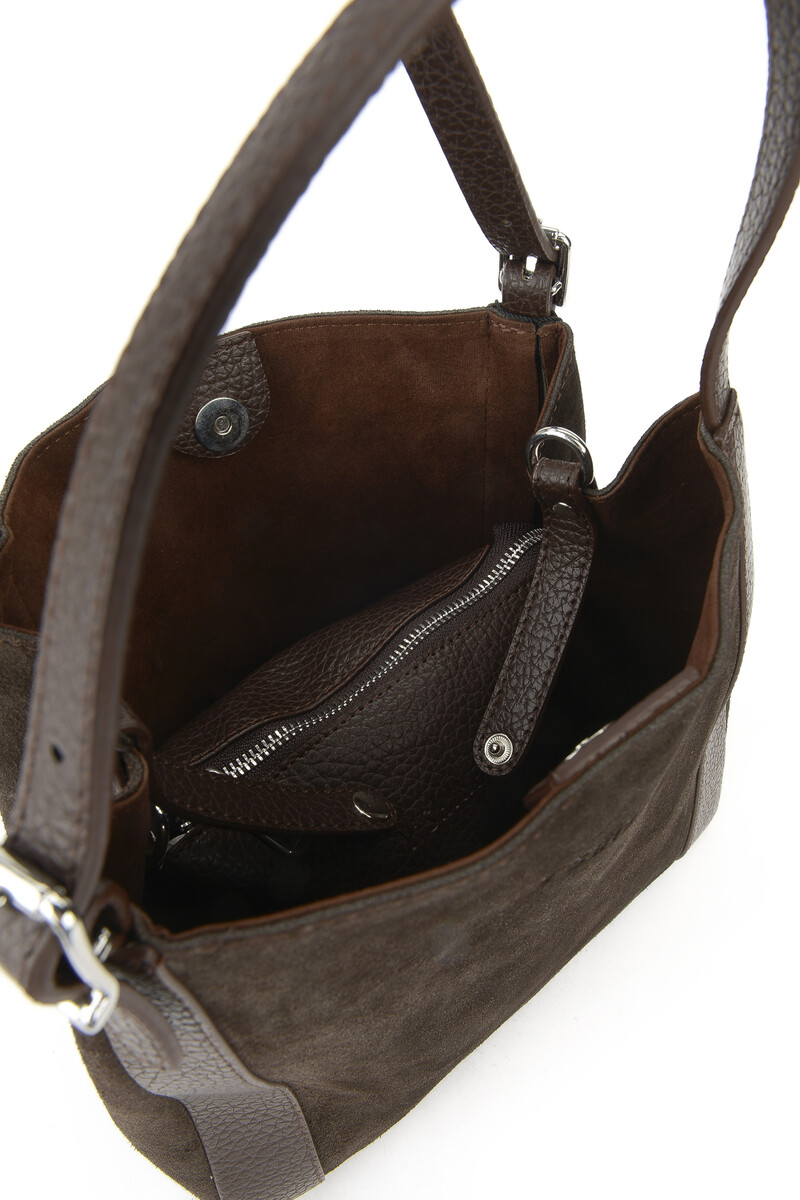 Дамска чанта от естествена кожа – тъмнокафява, елегантен модел през рамо Дамска чанта от естествена кожа тъмнокафява, модел за носене през рамо с дълга презрамка