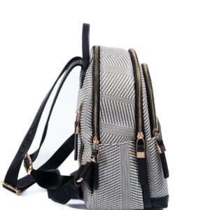 Дамска раница в черно-бял цвят с кожени детайли