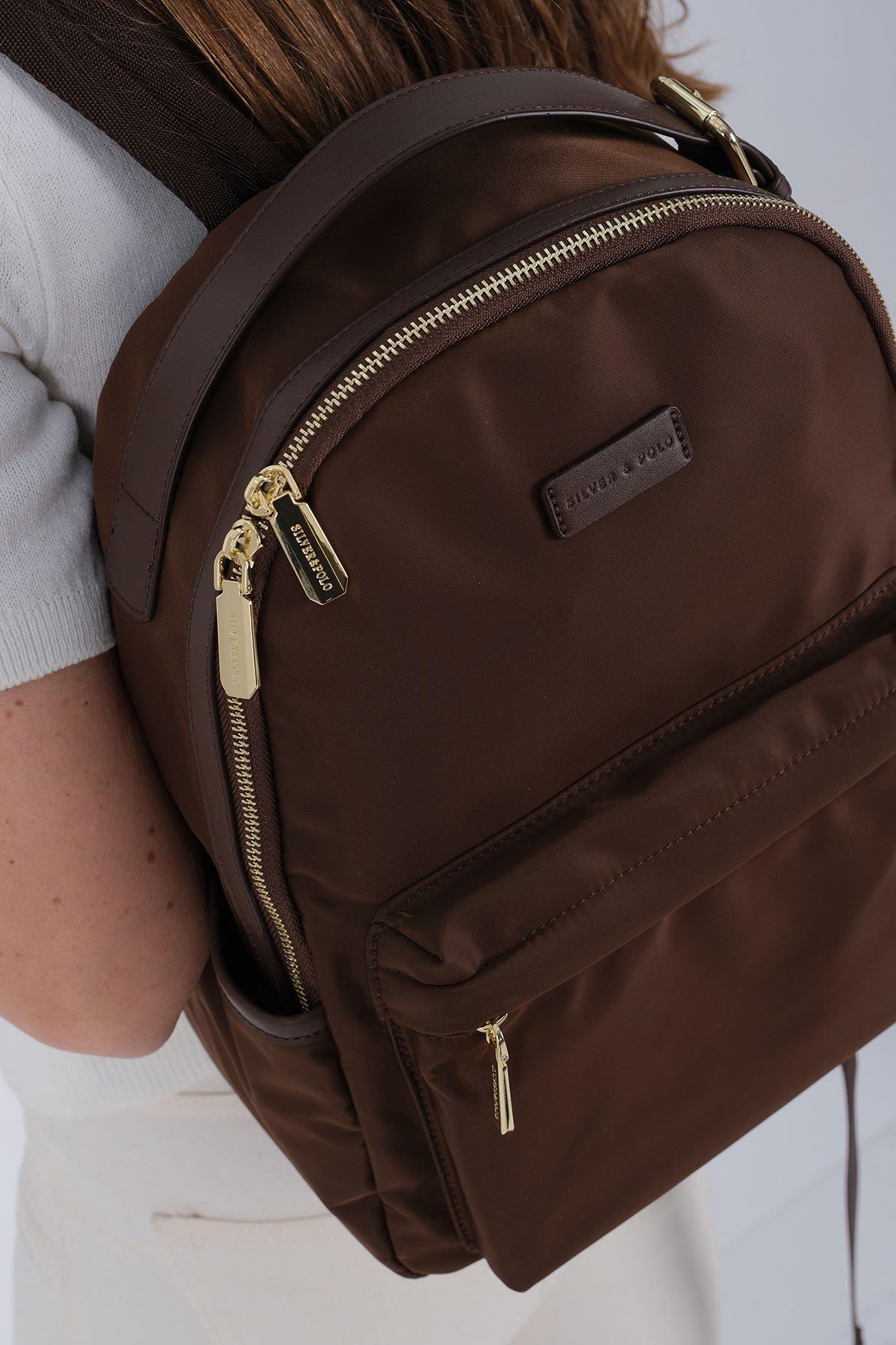 Silver & Polo SP1206 Kadın Sırt Çantası Kahve 4 Дамска раница Silver & Polo SP1206 кафява – елегантна кожена раница за ежедневие