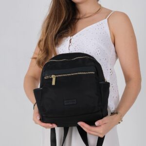 Дамска раница Silver & Polo черна – елегантна градска раница с ципове и регулируеми презрамки