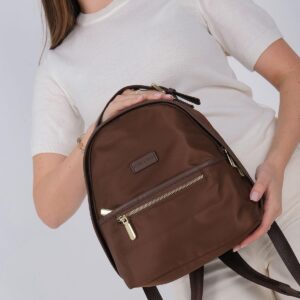 Дамска раница Silver & Polo SP1212 тъмно кафява – стилна малка раница с преден джоб и цип за ежедневие