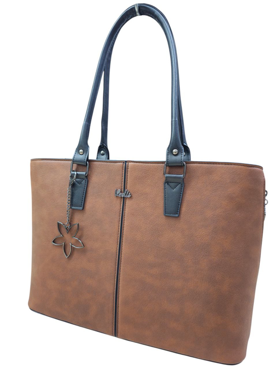 Дамска чанта Vedis Карамелен цвят Дамска чанта Vedis в карамелен цвят – елегантна дамска чанта за ежедневието и офиса