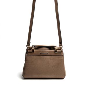 Дамска чанта цвят визон с дълга презрамка и къси дръжки елегантен модел