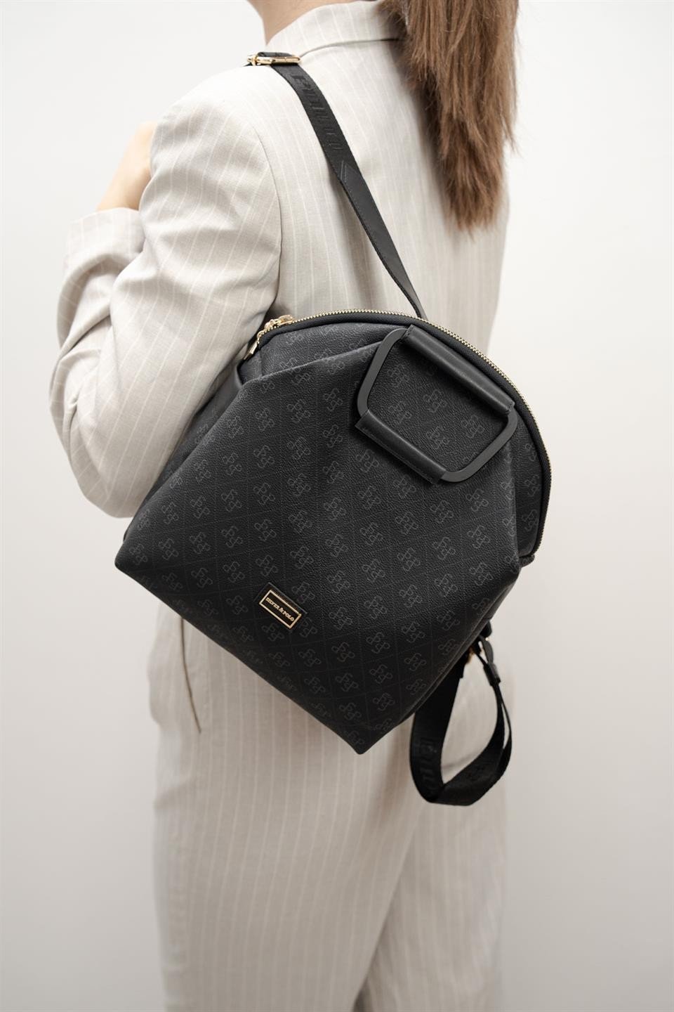 SP771 Kadın Sırt Çantası Monogram Siyah-Siyah Дамска черна чанта с монограм и къси дръжки