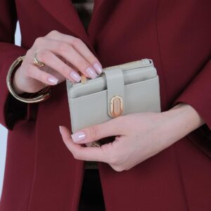 Дамски кожен портфейл Silver & Polo SP1199 с цип – бежов цвят