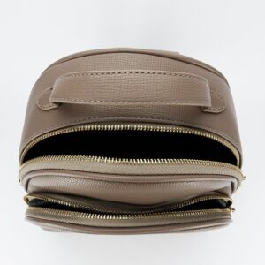 Дамска раница Diana&Co taupe от еко кожа – елегантна малка раница за ежедневието