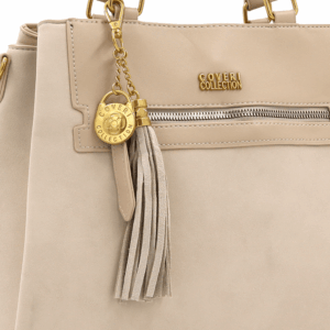 Дамска чанта Coveri Collection бежова 2 Дамска чанта Coveri Collection бежова елегантна чанта с пискюл