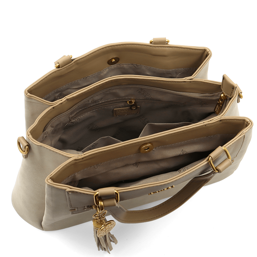 Дамска чанта Coveri Collection бежова 4 Дамска чанта Coveri Collection визон елегантна чанта с пискюл