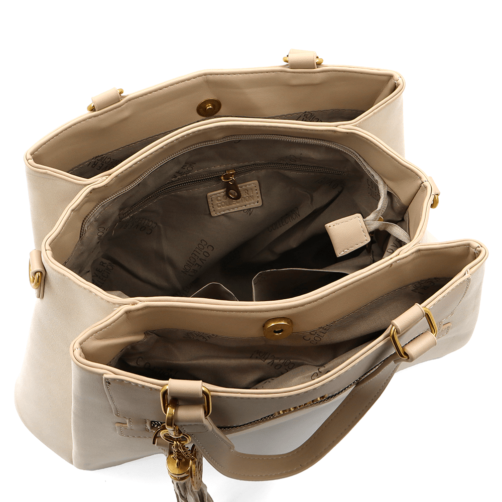 Дамска чанта Coveri Collection бежова 4 Дамска чанта Coveri Collection бежова елегантна чанта с пискюл