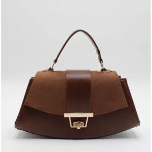 Малка дамска чанта светло кафява Малка дамска чанта светло кафява – елегантна дамска чанта с къса дръжка