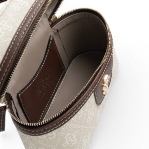 Бяло-кафява дамска чанта Silver&Polo от еко кожа с елегантен дизайн и регулируема презрамка.