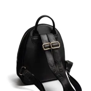 Черна дамска раница Silver&Polo от еко кожа