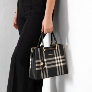 Дамска чанта SILVER&POLO черно каре от фолирана еко кожа