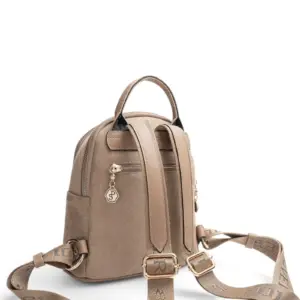 SP983 Kadın Sırt Çantası Süet Vizon - Latte SP983-M12 3 Дамска раница Silver&Polo в цвят визон латте от еко велур с горна дръжка и практични отделения